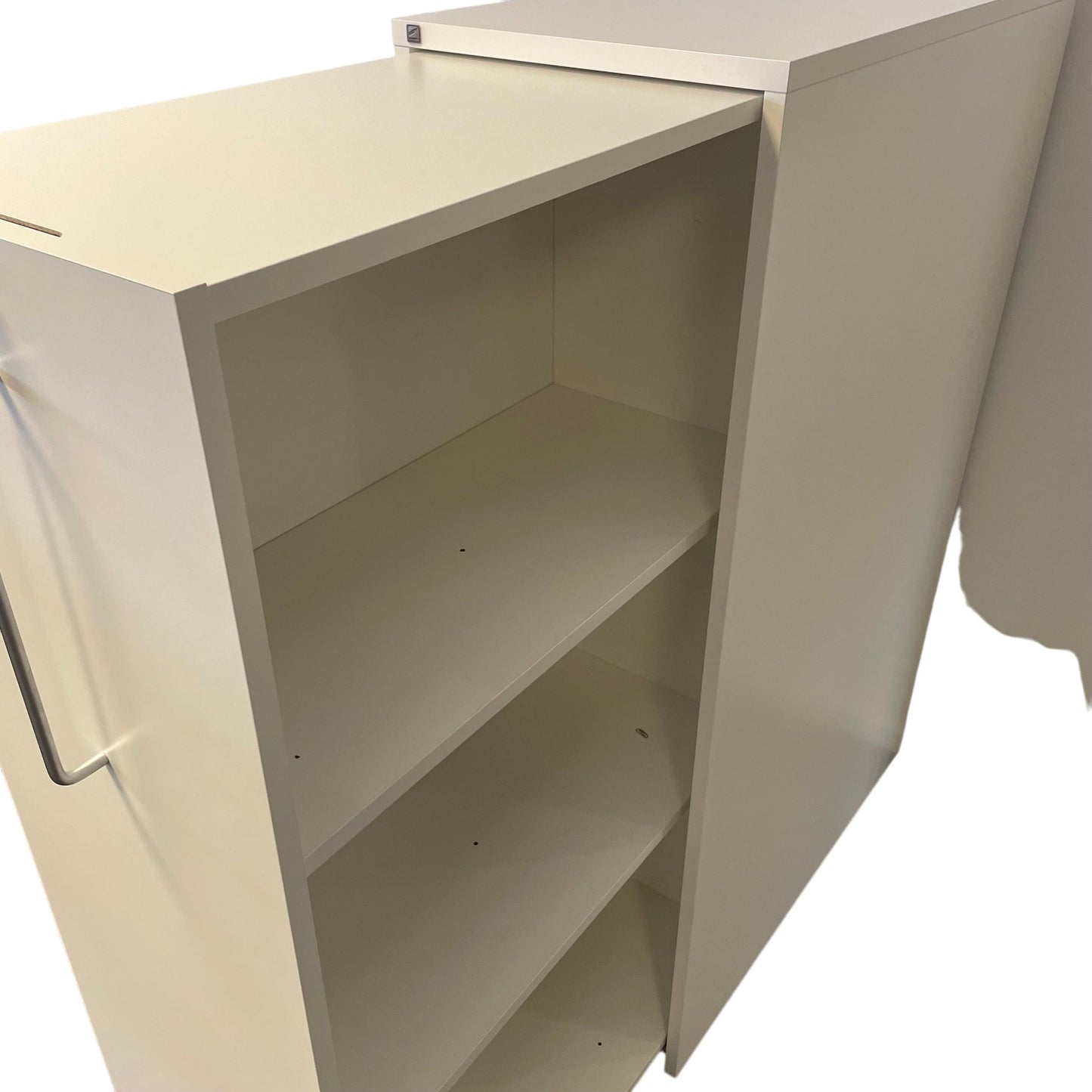 Tårnskap fra Svenheim m/lås, åpning høyre