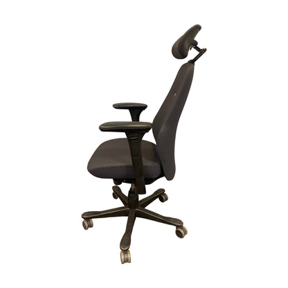 Kinnarps Freefloat kontorstol med nakkestøtte, grå stoff