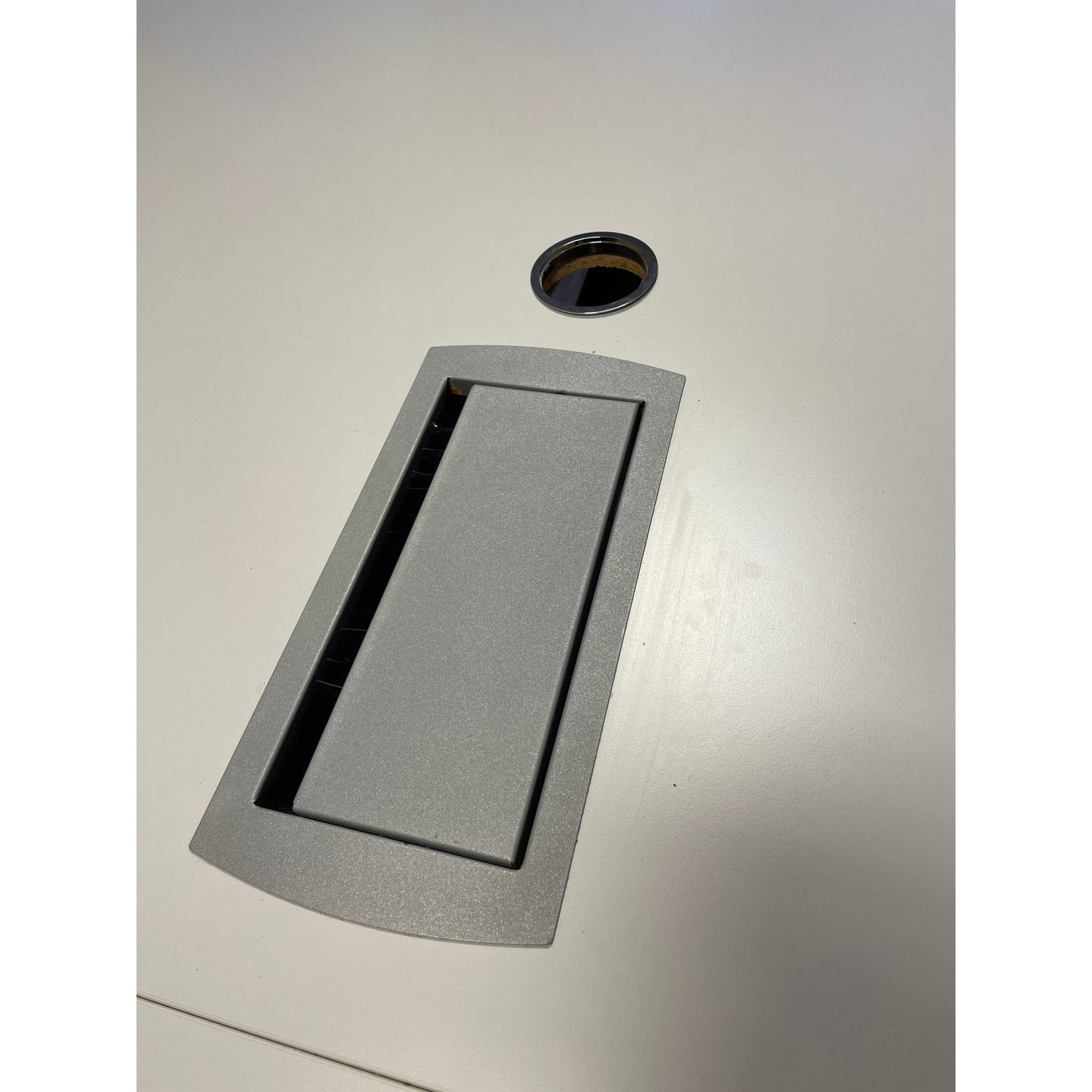 Møtebord fra EFG, lys grått laminat, 550x140 cm