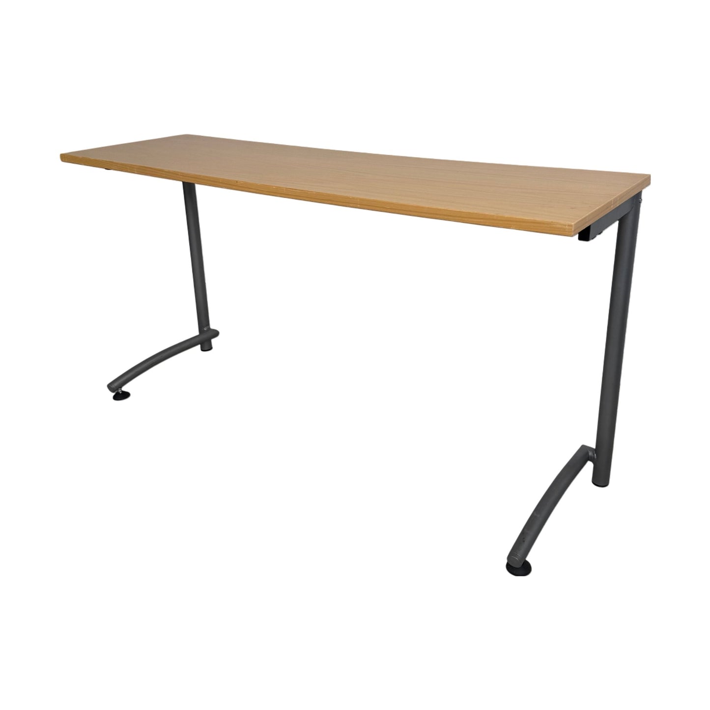 EFG skrivebord, praktisk for fleksible løsninger, 140cm