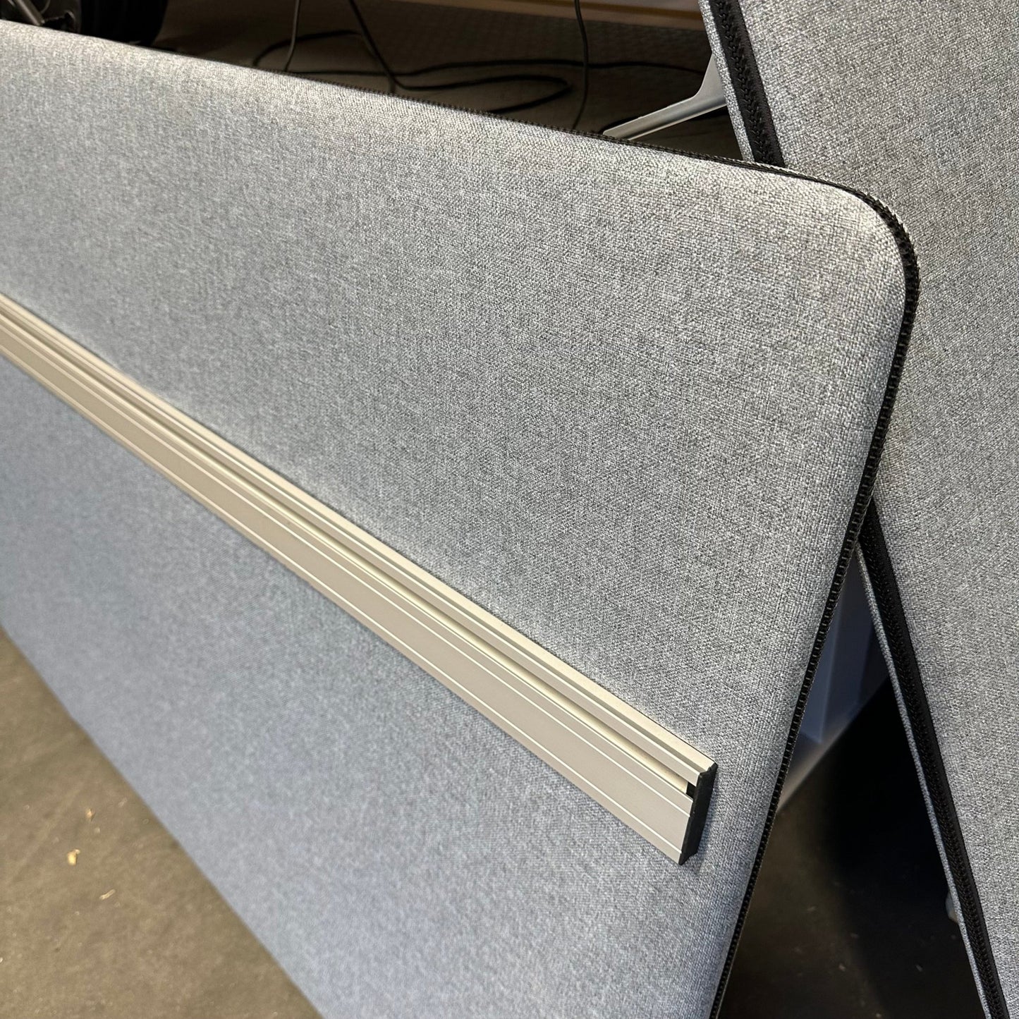 Bordskjerm ZIP skillevegg fra AJ Produkter, 180x80 cm, blågrå