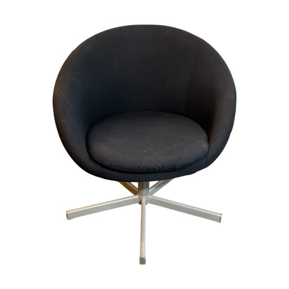 Skruvstad stol fra IKEA, sort