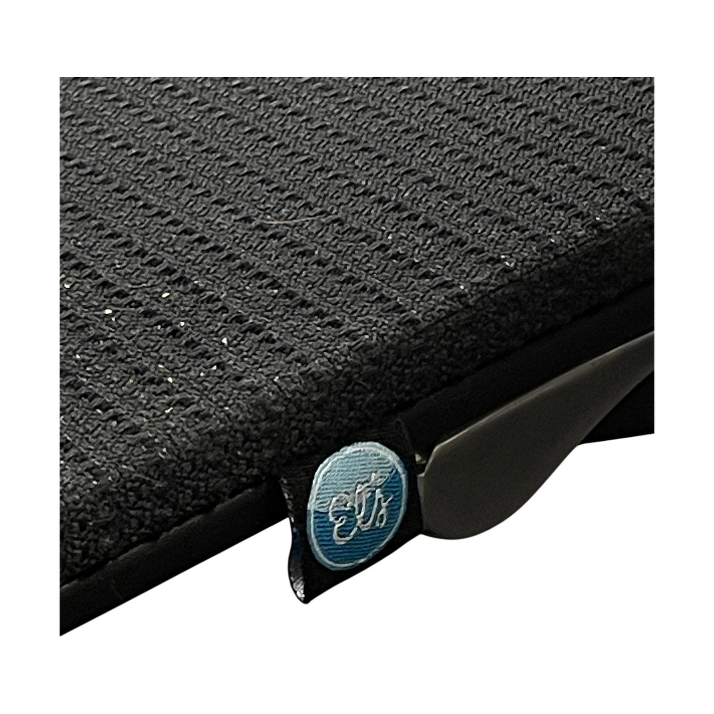 Møteromsstol fra ELJ, svart med hevsenk