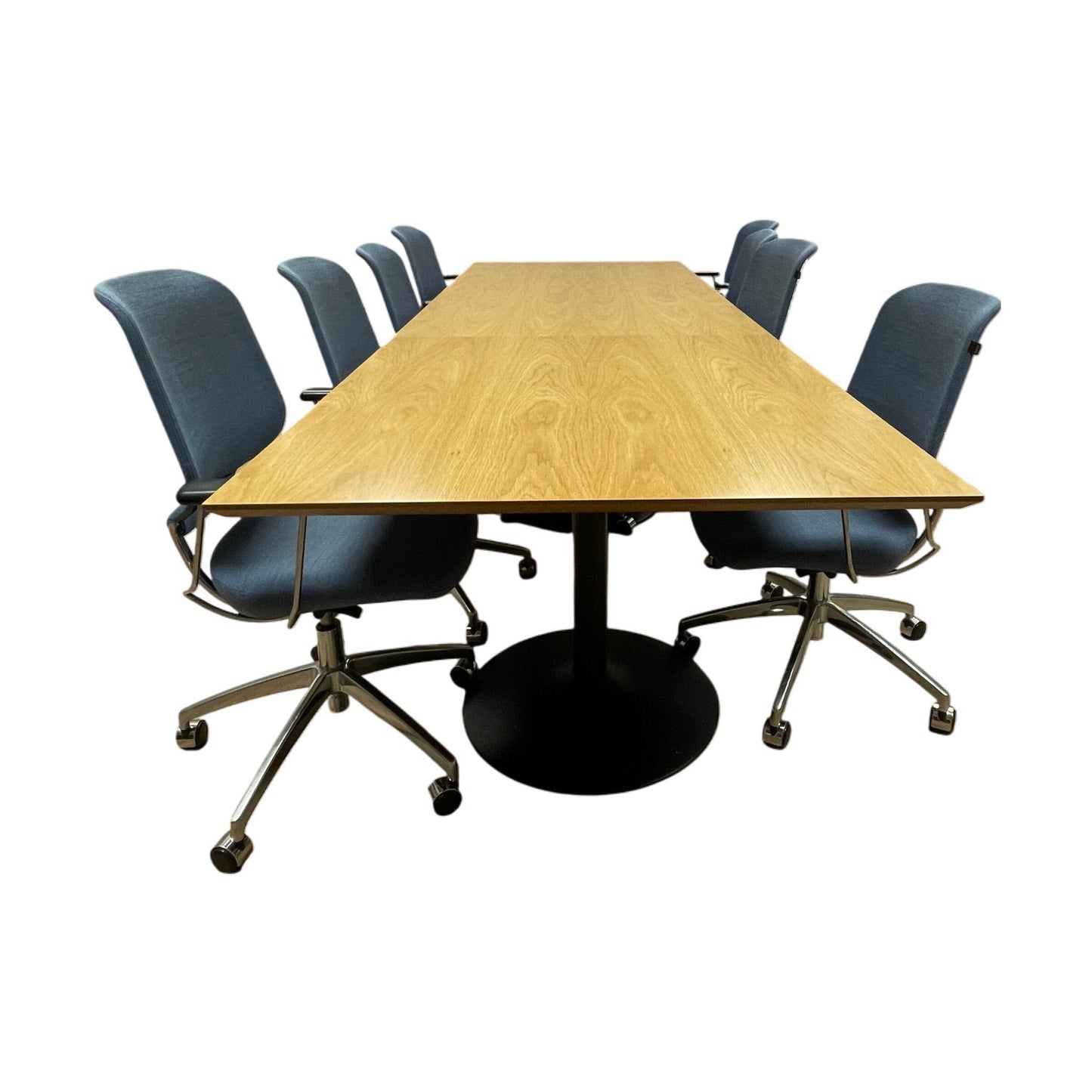 Møtebord i trefarge med trapesformet bordplate, sort understell, 360x120 cm