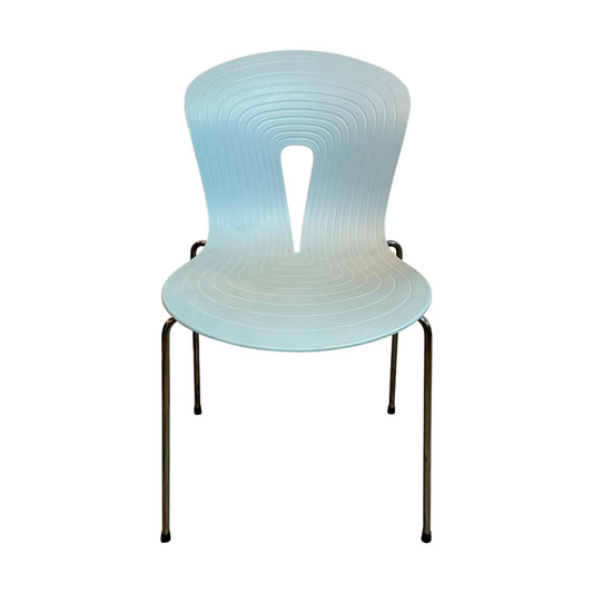 Pond møteromsstol fra Fora Form, lys blå