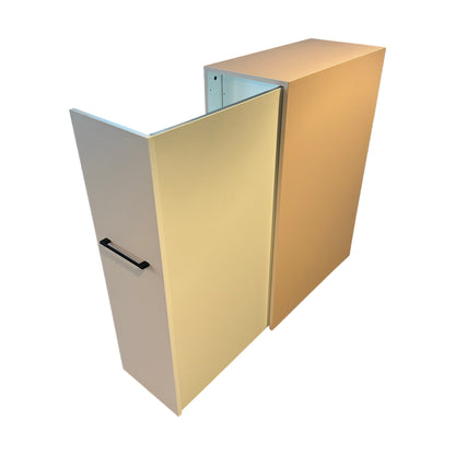 Tårnskap i beige, med venstredør