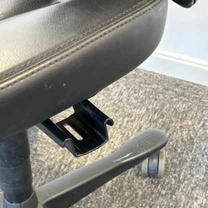 Kinnarps Synchrone 8000 kontorstol, sort skinn