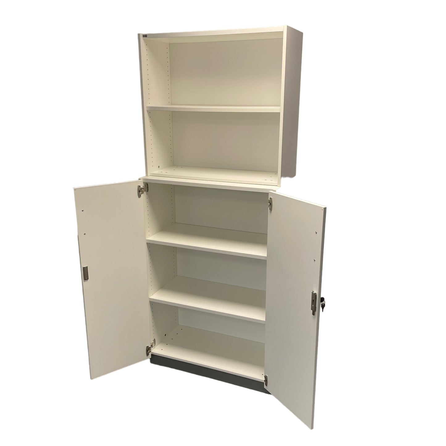 Skap fra EFG m/nøkkel