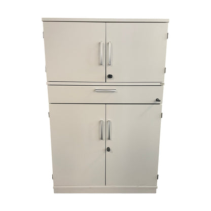 Skap fra Kinnarps, hvit, 4 dører + skuff