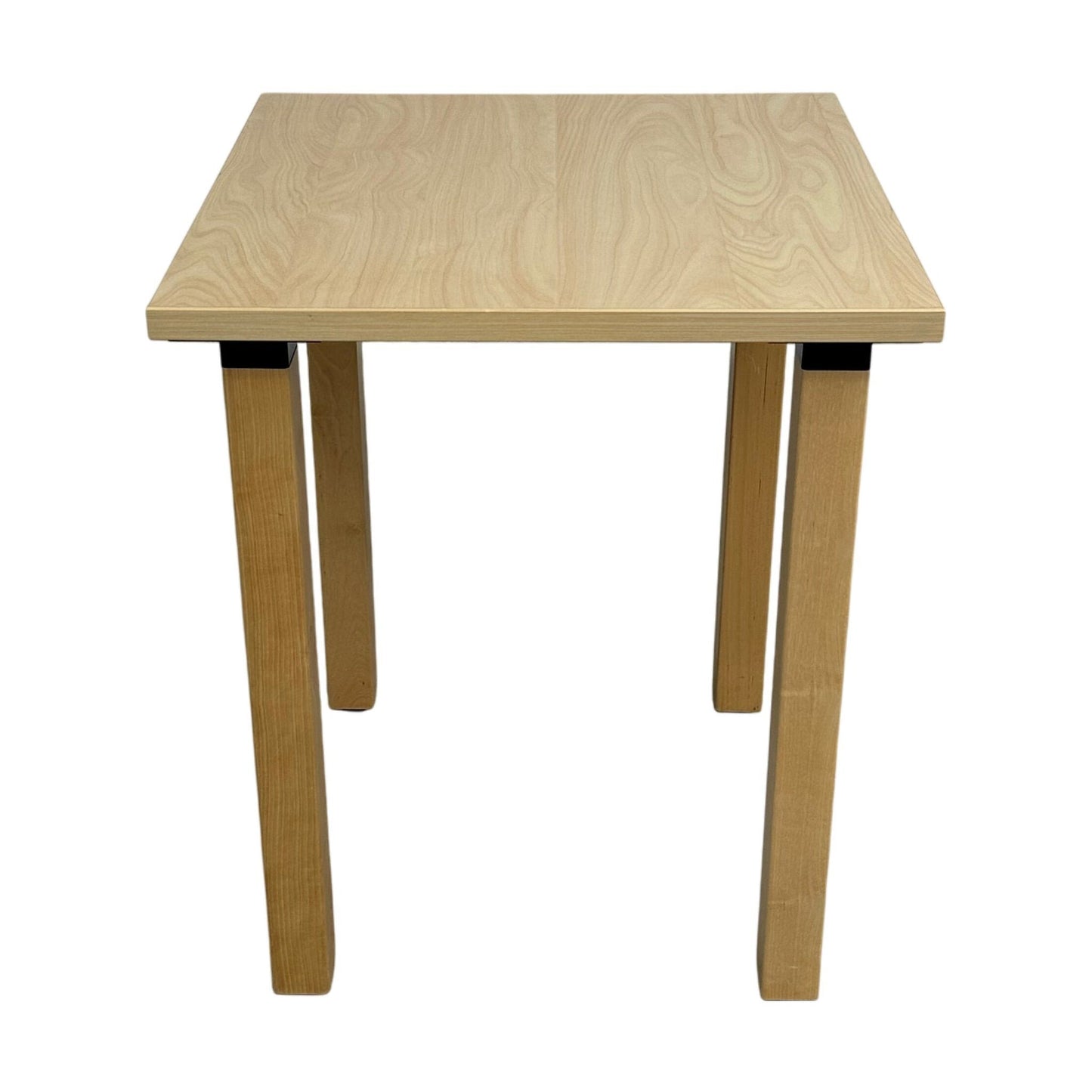 Lip sofabord fra VAD, bjørk, 50x50x60 cm