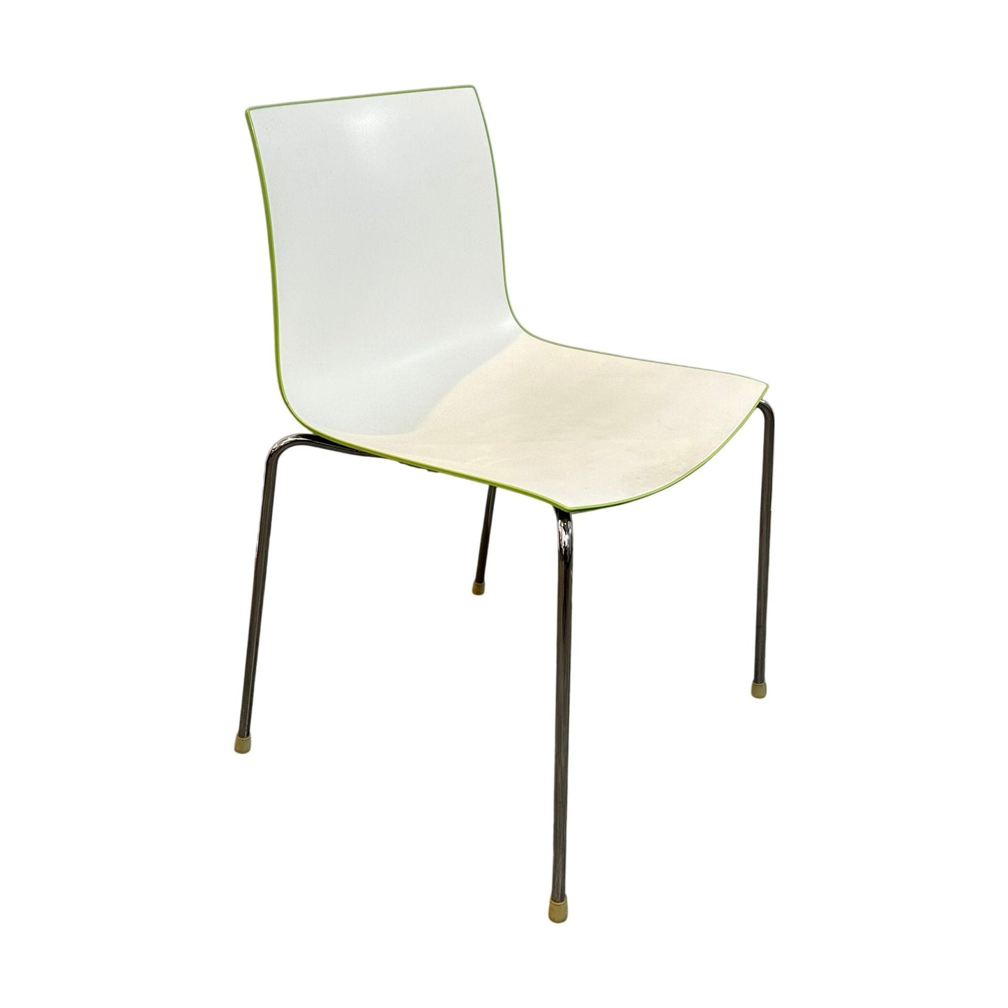 Catifa 46 møteromsstol fra Arper, grønn ramme