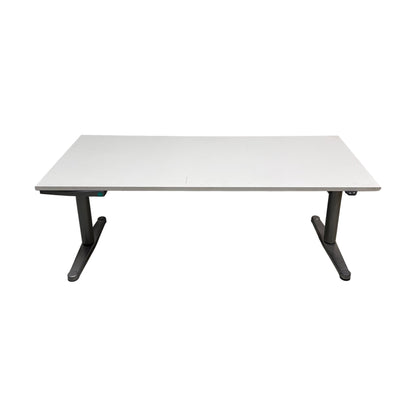 Elektrisk hev/senk skrivebord fra Horreds, hvit plate, 180x80 cm