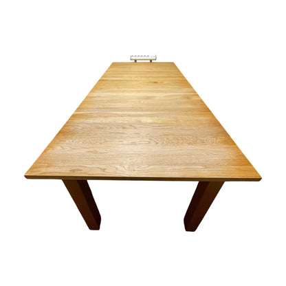 Utrekkbart møtebord tre