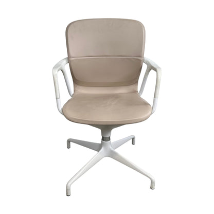Keyn møteromsstol fra Herman Miller