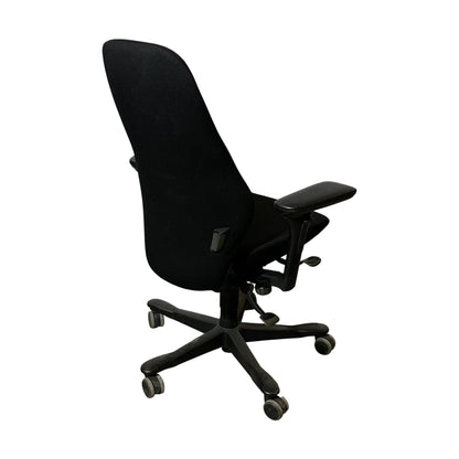 Kinnarps Plus[8] kontorstol, helsort