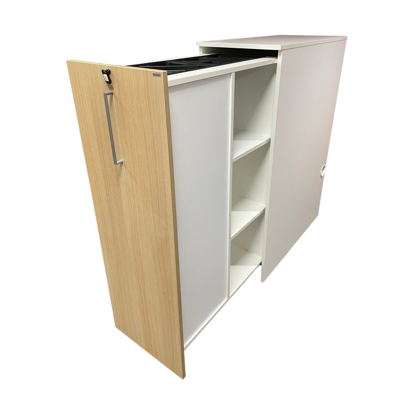 Tårnskap fra Aarsland, dobbel åpning, trefarget