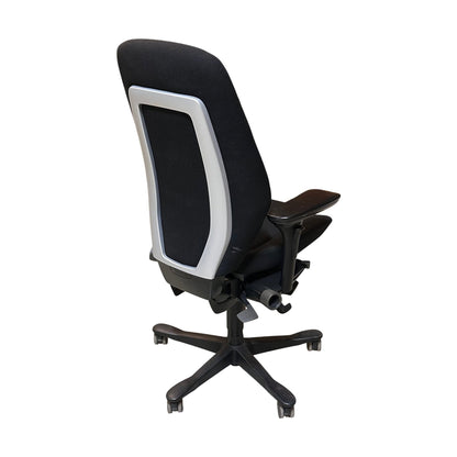 Kinnarps kontorstol 9000 9334, svart stoff