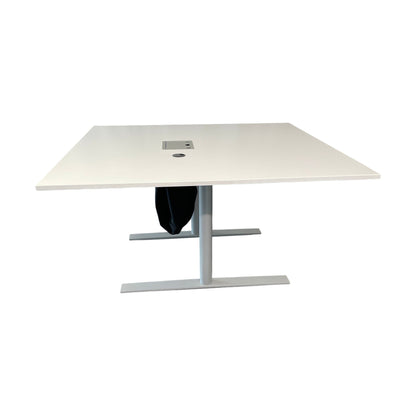 Kinnarps Oberon møtebord, hvit, 140x130 cm