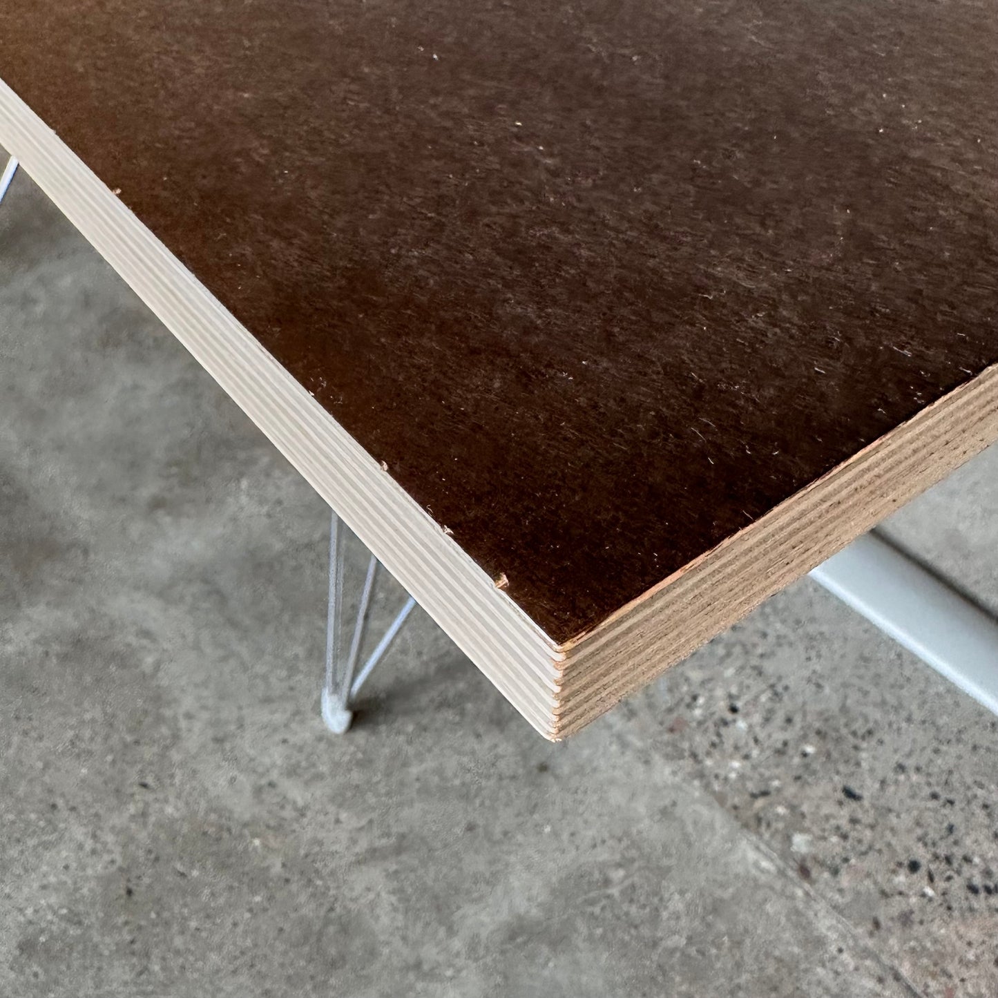 Møtebord med designben i krom, svart bordplate, 250x110 cm