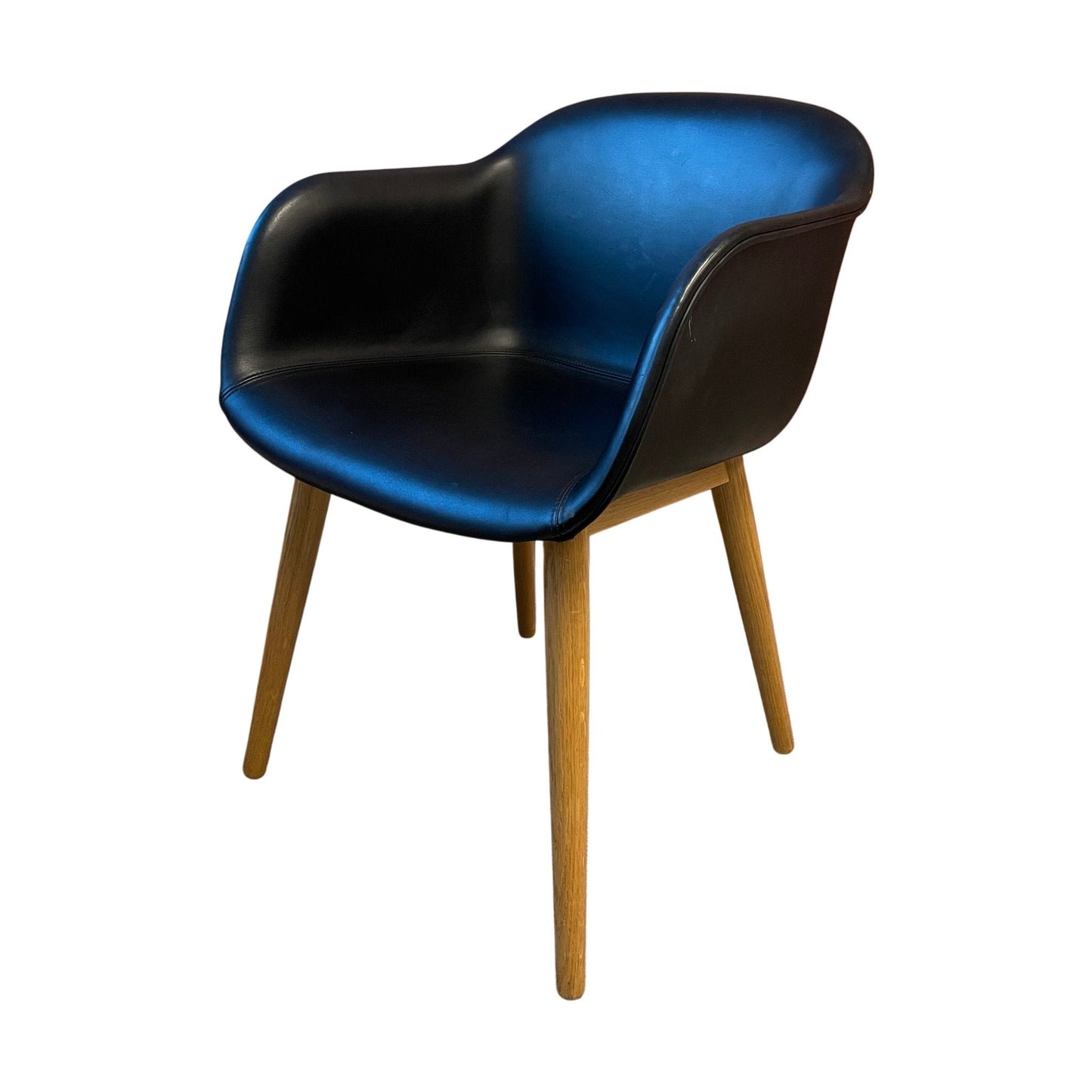 Skinn loungestol med treben, svart