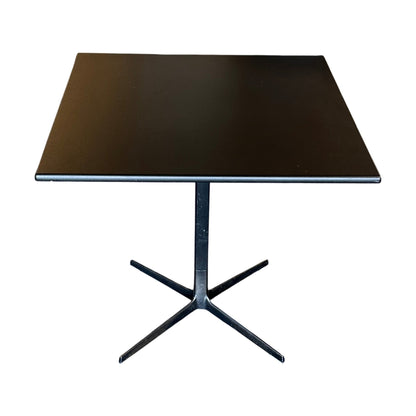 Arper Wim sort loungebord, 80x80 cm, H74 cm