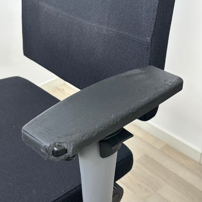 Kontorstol fra ISKU, Slim, svart