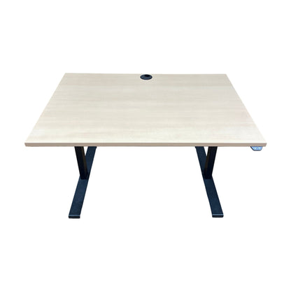Elektrisk hev/senk skrivebord fra Kontor Konsult, trefarget plate, 120x80 cm