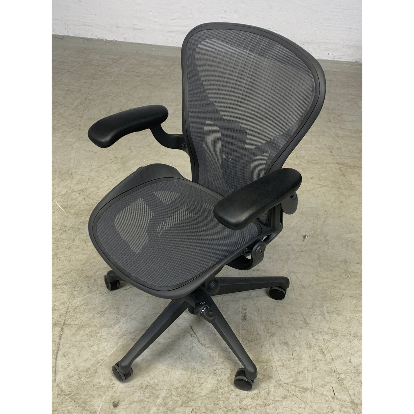 Aeron fra Herman Miller i Graphite, type B