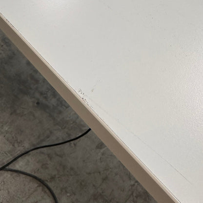 Elektrisk hev/senk skrivebord, hvit laminat, 180x80 cm