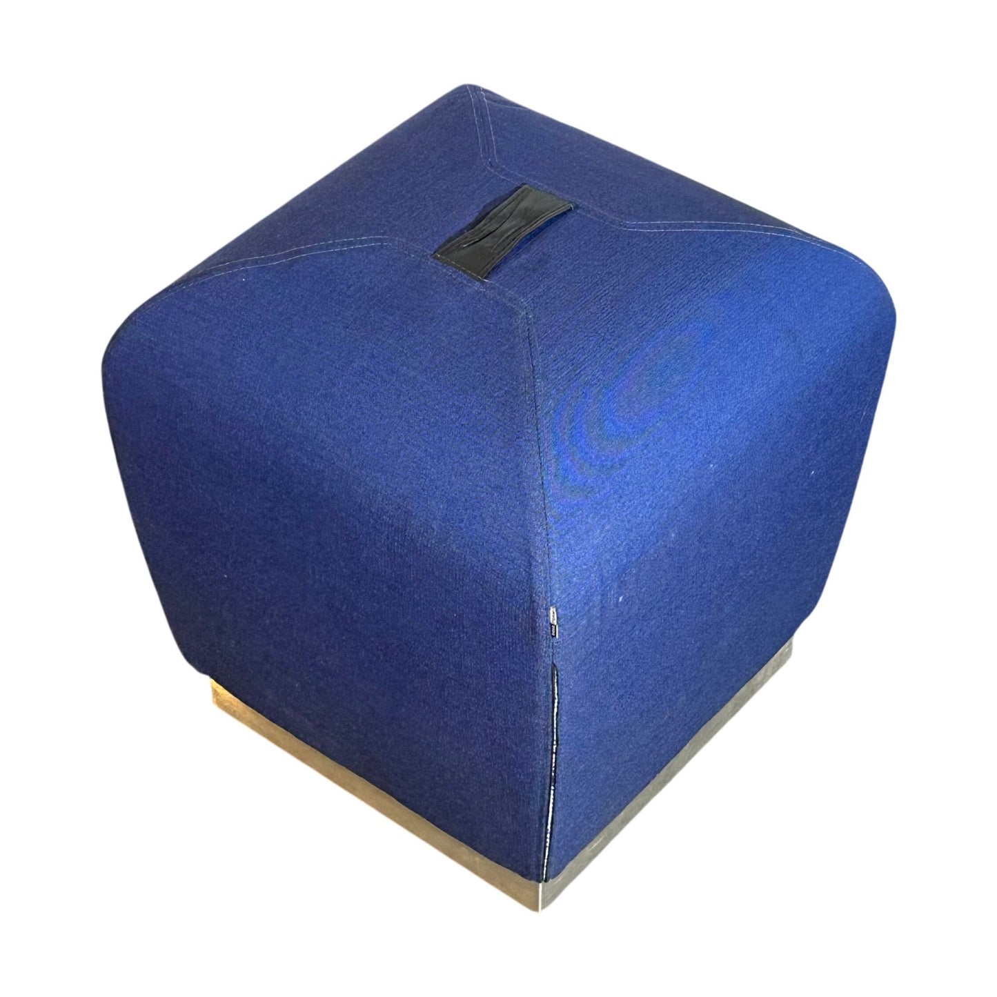 Misto puff fra ForaForm, mørk blå, 40x40x43 cm