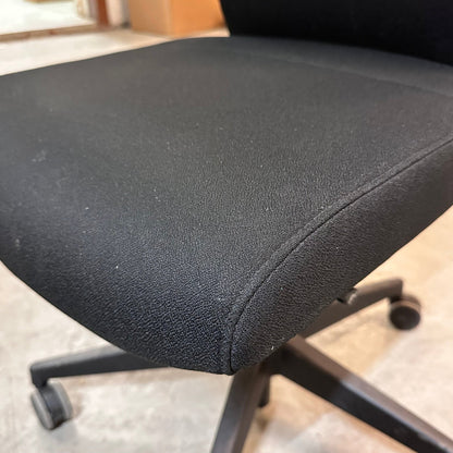 Kontorstol fra Interstuhl, sort stoff