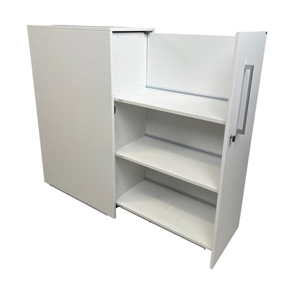 Låsbar tårnskap fra Kinnarps, åpning venstre, hvit