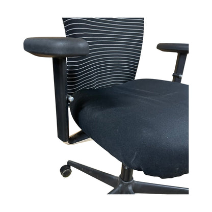 Vitra kontorstol T-Chair, svart med stripet rygg