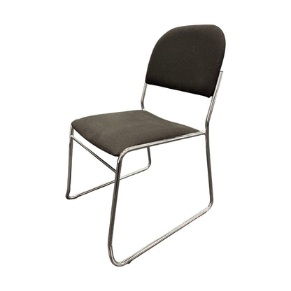 Stablebar konferansestol fra Frigaard, svart stoff, stablebar