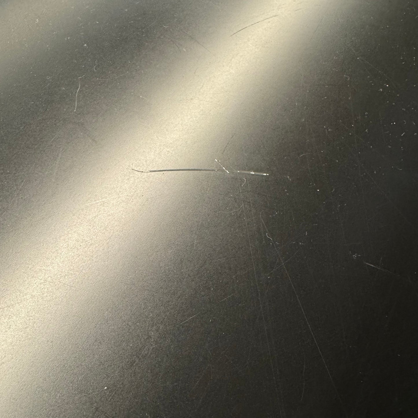 Helsort og praktisk hyllereol