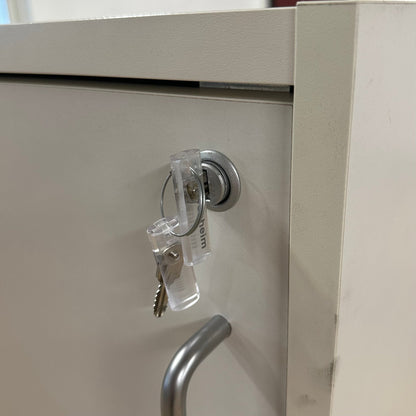 Låsbart skap fra Svenheim, hvit