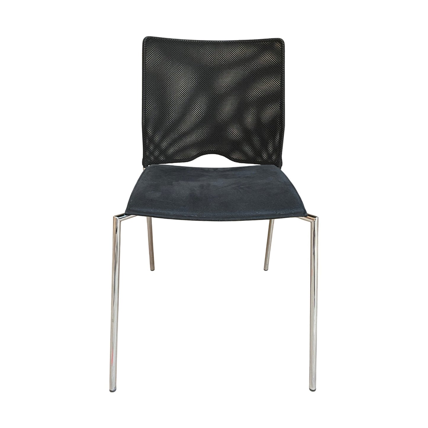 Cosmos møteromsstol fra Lammhults, svart, stablebar