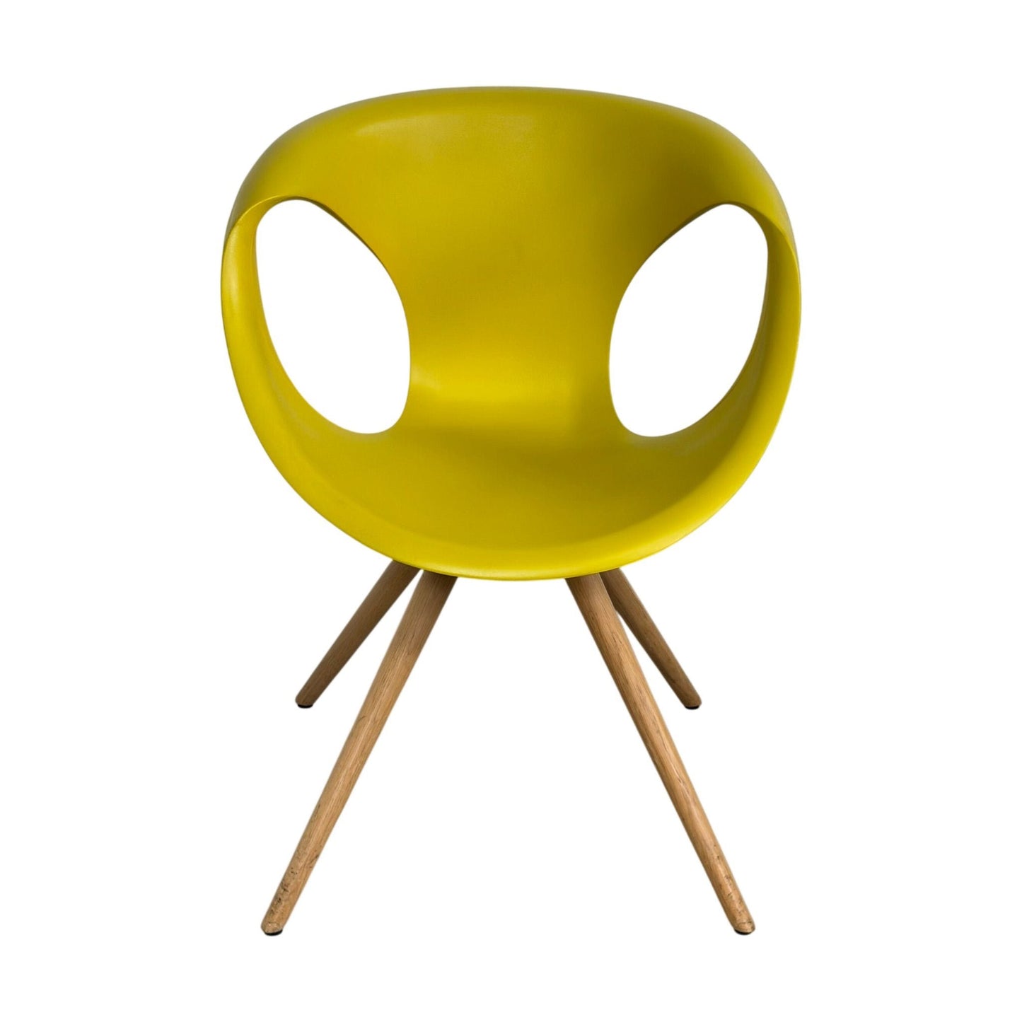 UP møteromsstol fra Tonon, sennepsgul