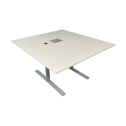 Kinnarps Oberon møtebord, hvit, 140x130 cm