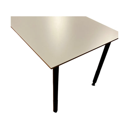 Møteromsbord med grå bordplate og sorte ben, 200cm