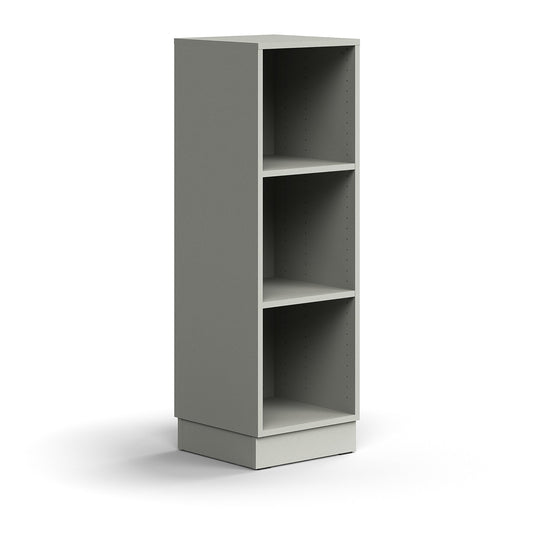 Bokhylle QBUS, 2 hyller, sokkel, H1252 B400 D400 mm, lys grå