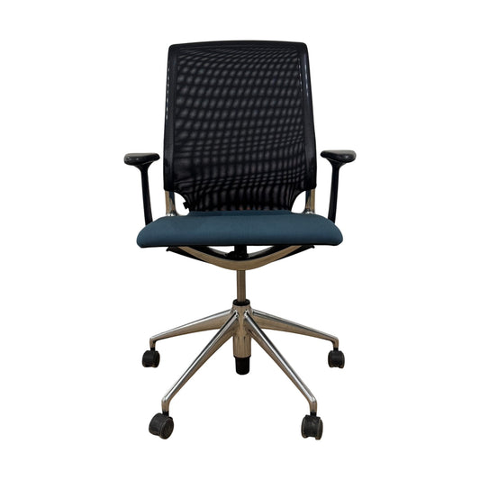 Vitra Meda kontorstol med blått sete