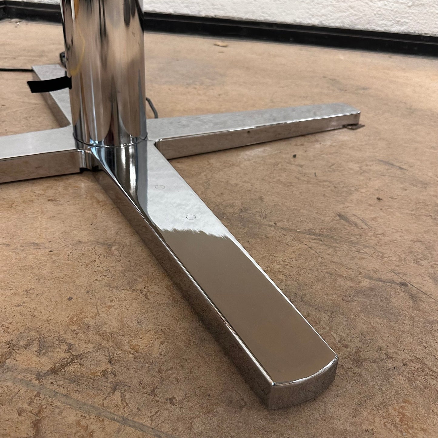 Møtebord fra Materia, hvit, Ø135 kom