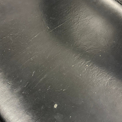 Catifa 53 spisestol i sort skinn