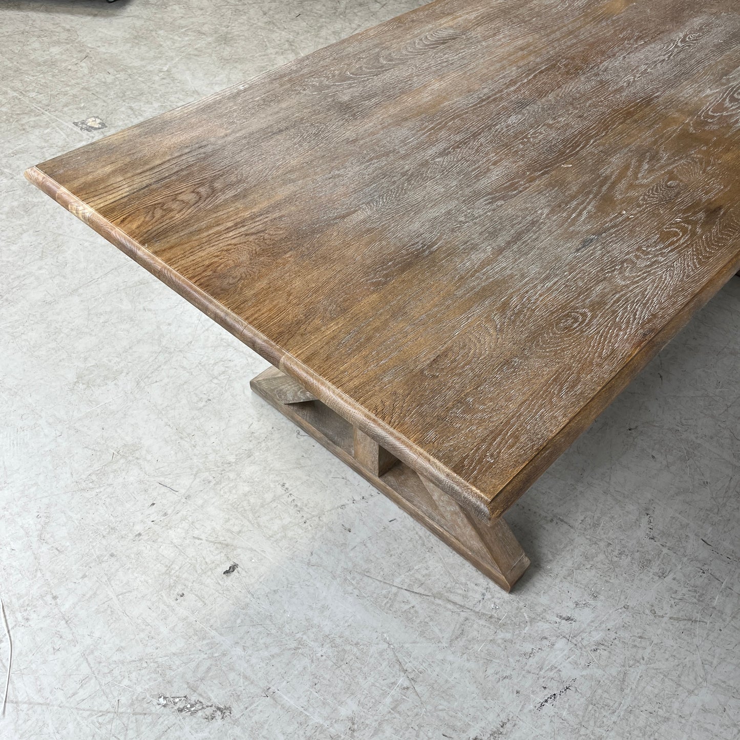 Retro spisebord i naturlig tre