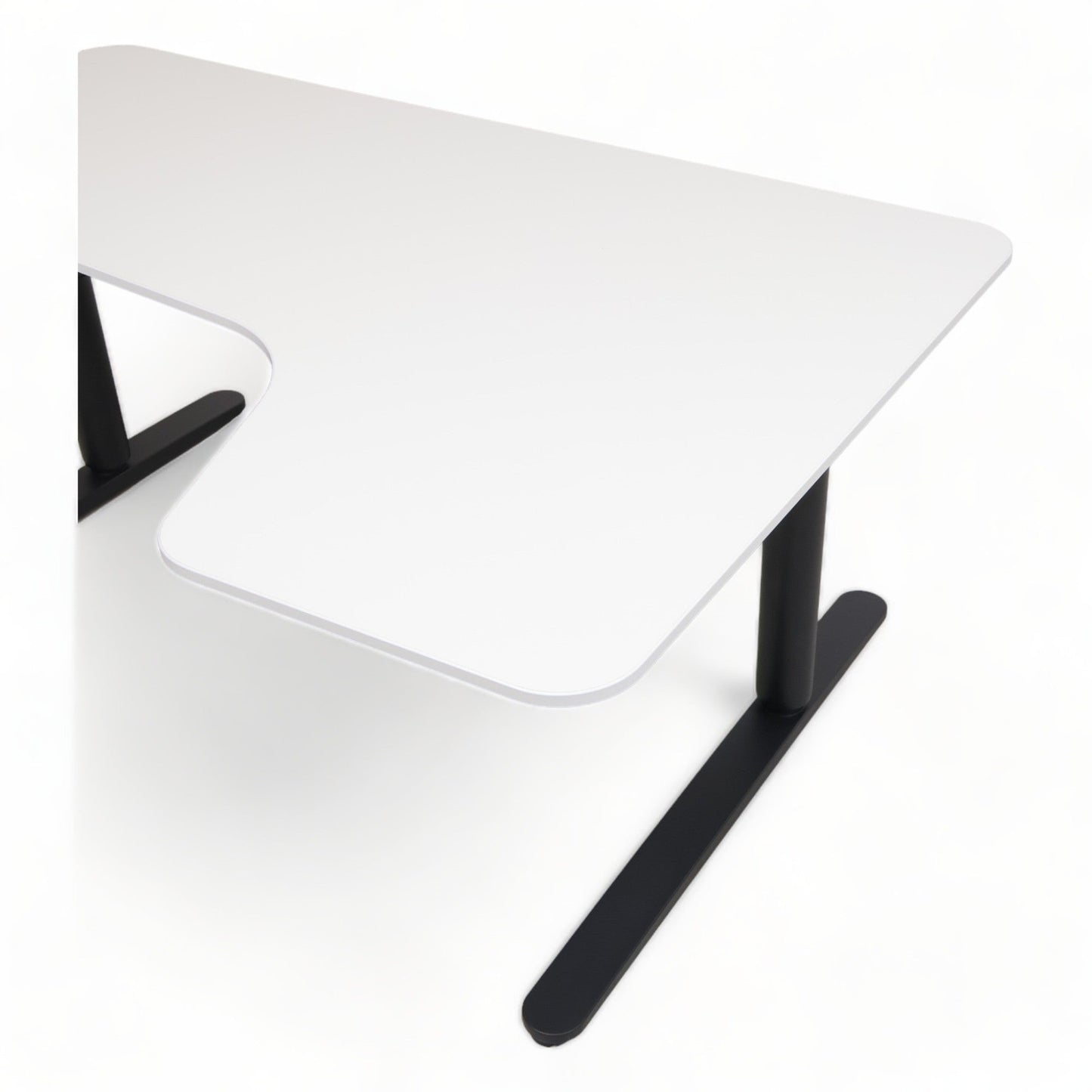 Bekant elektrisk hev/senk skrivebord fra IKEA, hvit, 160x110 cm