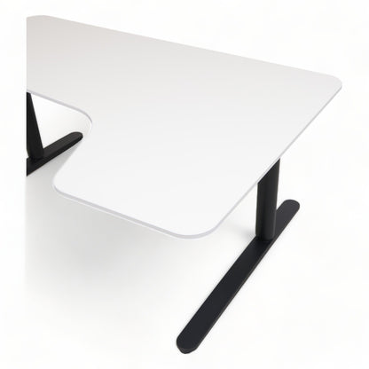 Bekant elektrisk hev/senk skrivebord fra IKEA, hvit, 160x110 cm