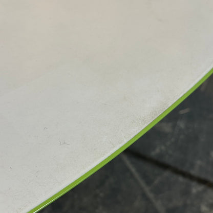 Catifa 46 møteromsstol fra Arper, grønn ramme