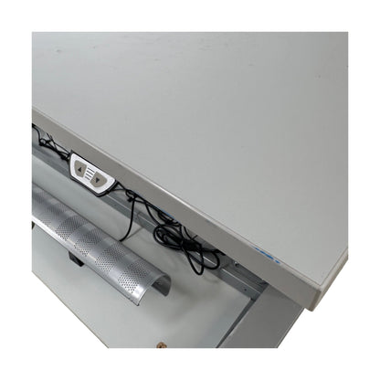 Elektrisk hev/senk skrivebord 140x80 cm, grå laminat, Kinnarps