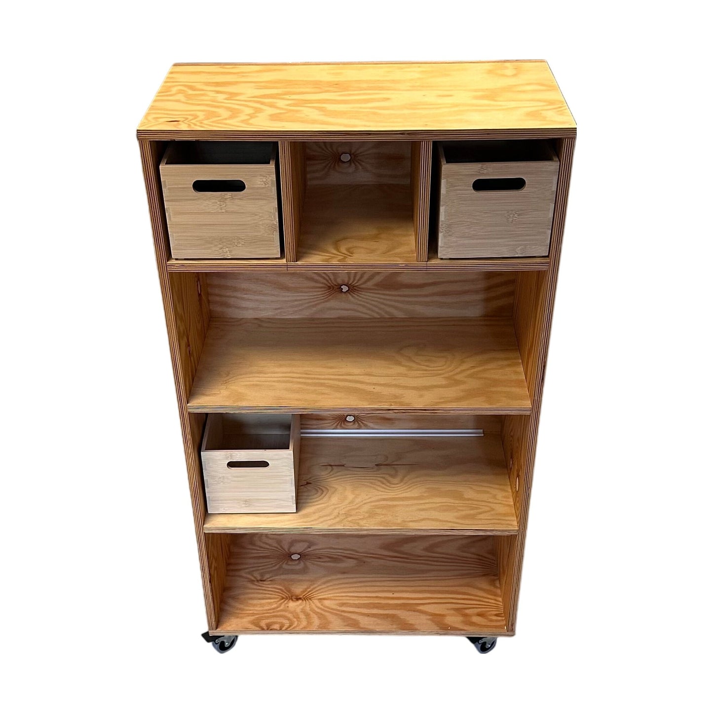 Hylle i eik, på hjul